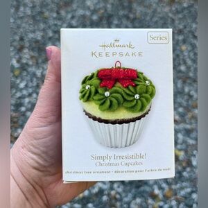 Hallmark Keepsake Simply Irresistible! Christmas Cupcakes ornament #2 in series